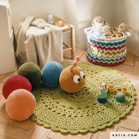 Chenille en Amigurumi avec Bambi de Katia Chenille en Amigurumi avec Bambi de Katia