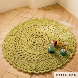 Tapis rond au crochet avec Big Ribbon de Katia