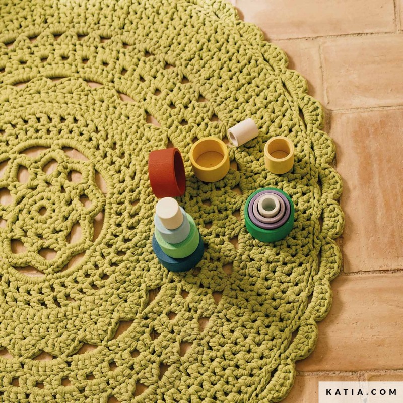 Tapis rond au crochet avec Big Ribbon de Katia