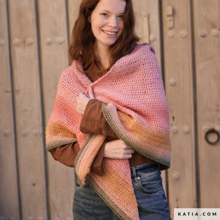 Châle triangulaire au crochet en Holi Laine de Katia