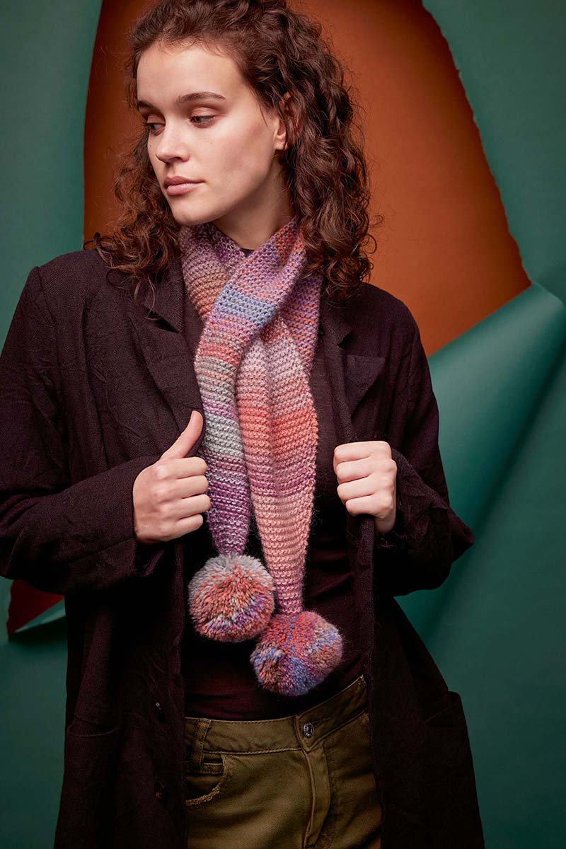 echarpe-aurora-laine-lang-yarns-tricot-tricoter-crocheter-automne-hiver-fil-pelote-aiguilles-modele-femme-catalogue 286-artlaine-com.jpg