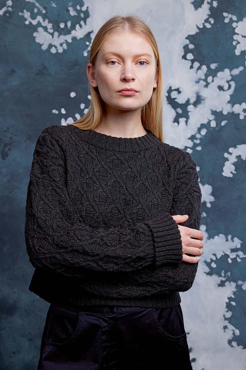 pull-vaya-laine-lang-yarns-tricot-tricoter-crocheter-automne-hiver-fil-pelote-aiguilles-modele-femme-catalogue 286-artlaine-com.jpg