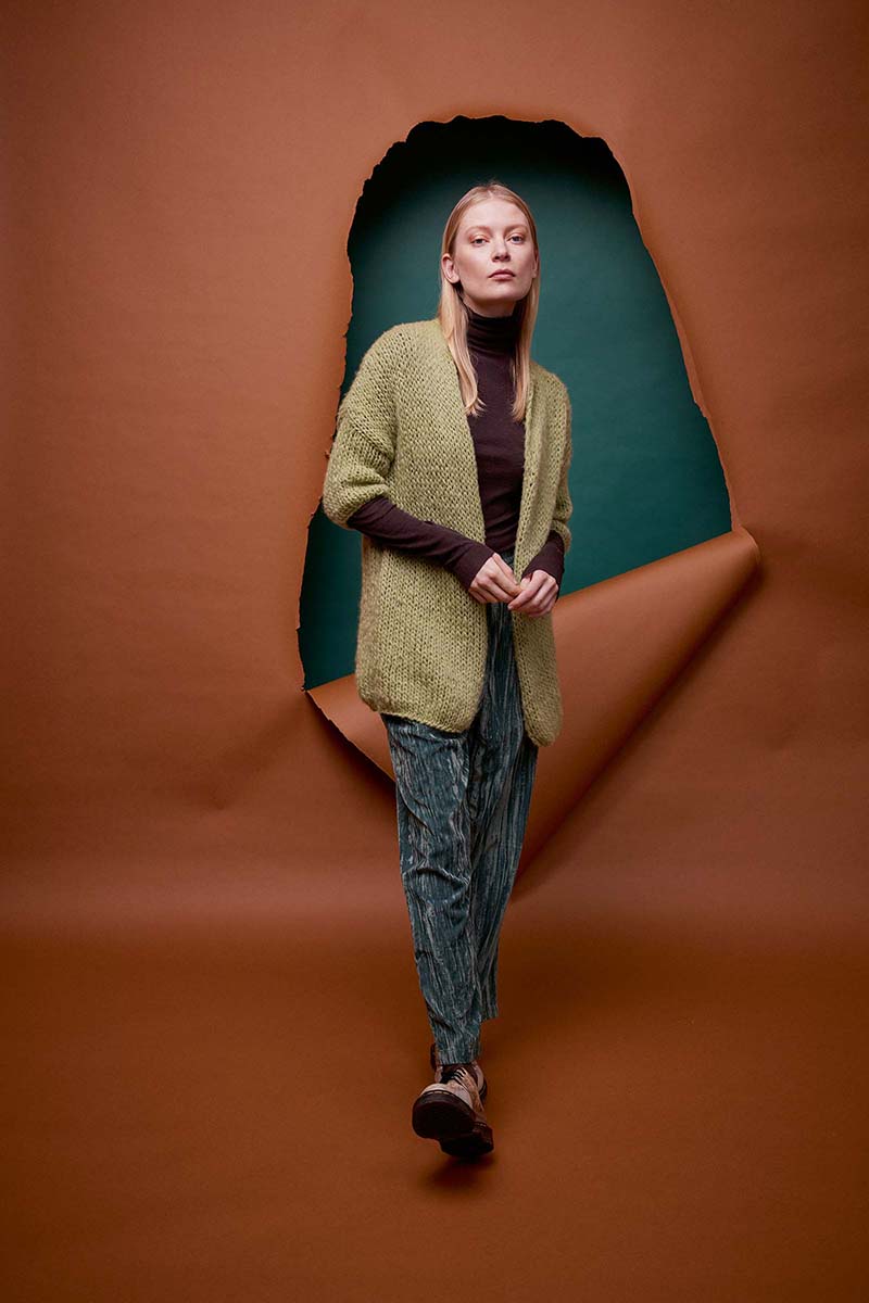 veste-avalon-laine-lang-yarns-tricot-tricoter-crocheter-automne-hiver-fil-pelote-aiguilles-modele-femme-catalogue 286-artlaine-com.jpg