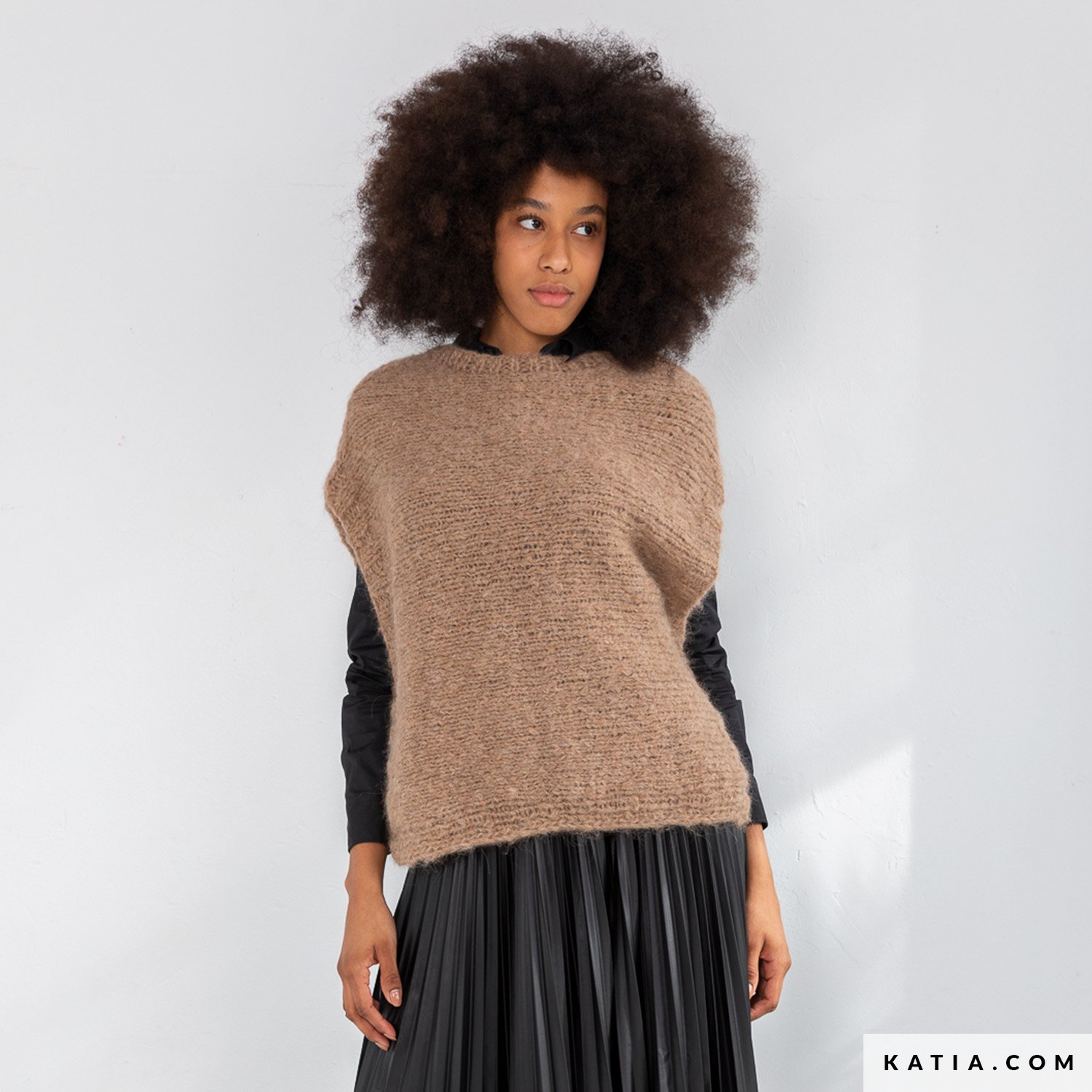 patron-tricoter-tricot-crochet-femme-gilet-automne-hiver-katia-8036-468-02-g.jpg