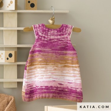 modele robe bebe-peques plus 66-laine katia-tricoter-tricot laine-automne-hiver-catalogue layette katia.jpg