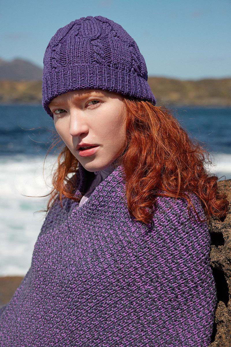 couverture-femme-modele-patron-ouvrage-catalogue-punto 85-infinity-lang-yarns-automne-hiver-20252026-artlaine-com-fil-pelote-aiguilles.jpg