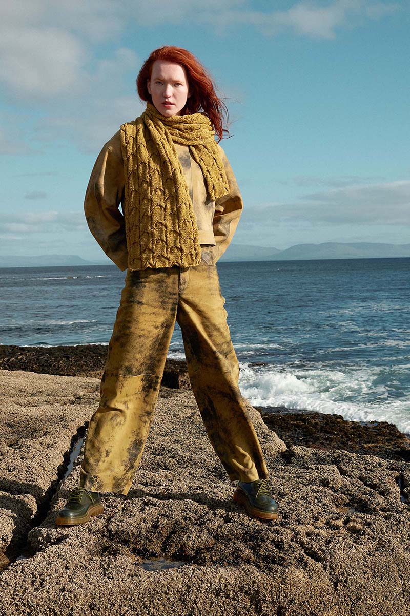 pull-femme-modele-patron-ouvrage-catalogue-punto 85-infinity-lang-yarns-automne-hiver-20252026-artlaine-com-fil-pelote-aiguilles.jpg