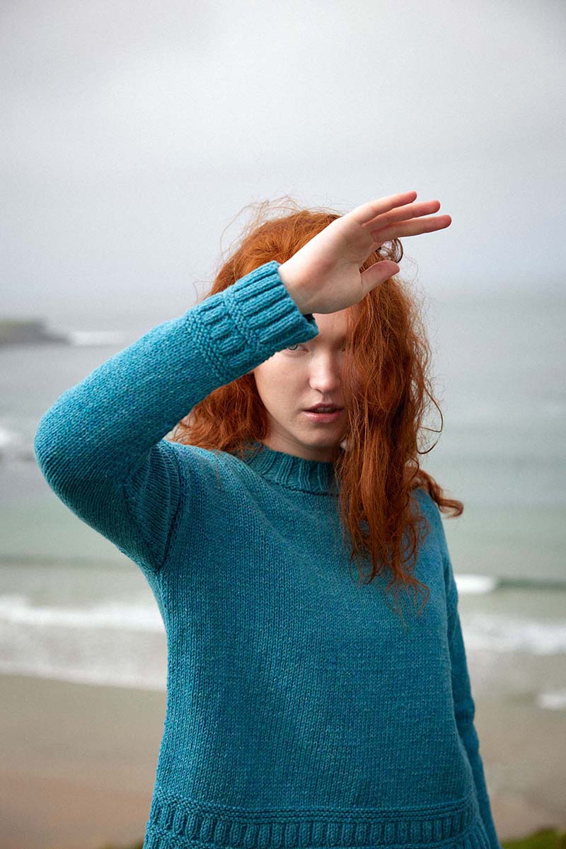 echarpe-femme-modele-patron-ouvrage-catalogue-punto 85-infinity-lang-yarns-automne-hiver-20252026-artlaine-com-fil-pelote-aiguilles.jpg