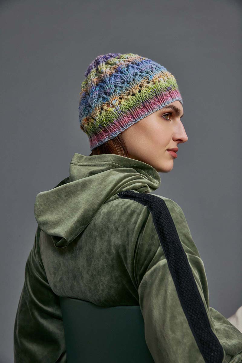 echarpe-femme-modele-patron-ouvrage-catalogue-punto 85-infinity-lang-yarns-automne-hiver-20252026-artlaine-com-fil-pelote-aiguilles.jpg