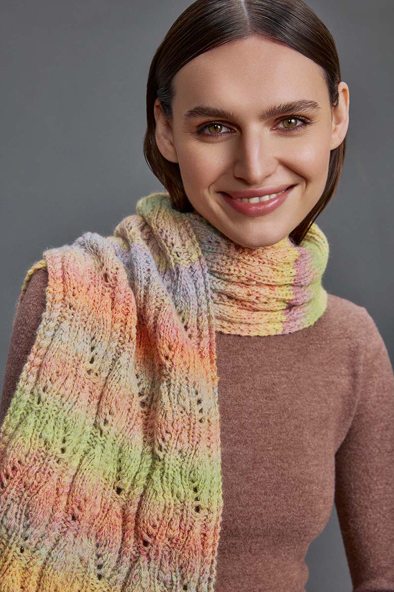 pullover-femme-modele-patron-ouvrage-catalogue-punto 85-infinity-lang-yarns-automne-hiver-20252026-artlaine-com-fil-pelote-aiguilles.jpg