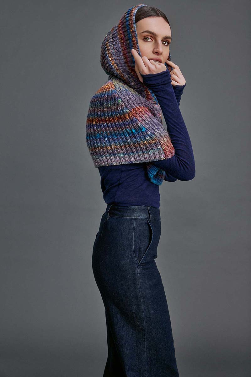 couverture-femme-modele-patron-ouvrage-catalogue-punto 85-infinity-lang-yarns-automne-hiver-20252026-artlaine-com-fil-pelote-aiguilles.jpg