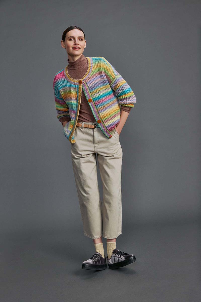 veste-femme-modele-patron-ouvrage-catalogue-punto 85-infinity-lang-yarns-automne-hiver-20252026-artlaine-com-fil-pelote-aiguilles-.jpg