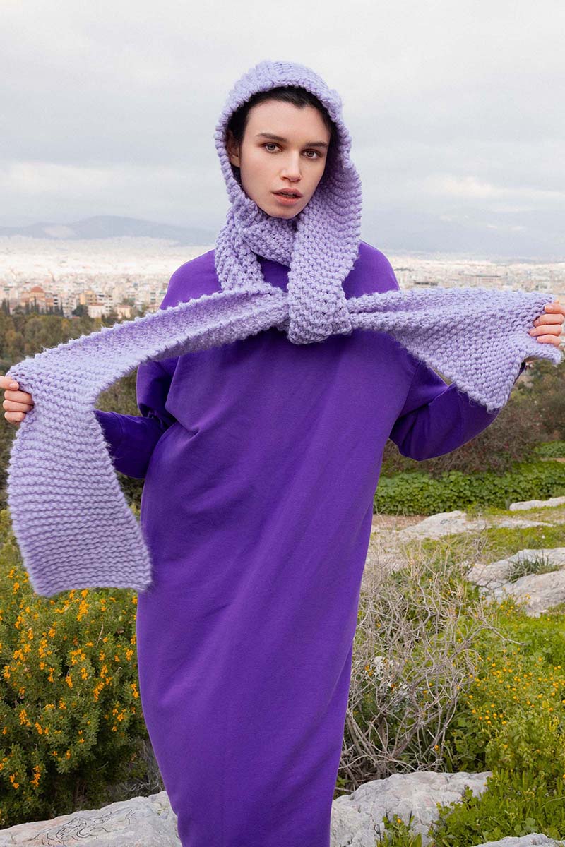 echarpe-capuche-fire-catalogue-wooladdicts-lang-yarns-automne-hiver-20252026-artlaine-com-fil-pelote-aiguilles-tricot-tricoter-crocheter.jpg